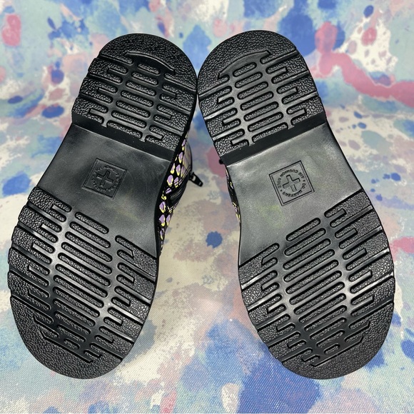 Dr. Martens 1460 Patent Heart Printed Lace Up Boots Toddler Size 10.too small :( - Picture 5 of 7